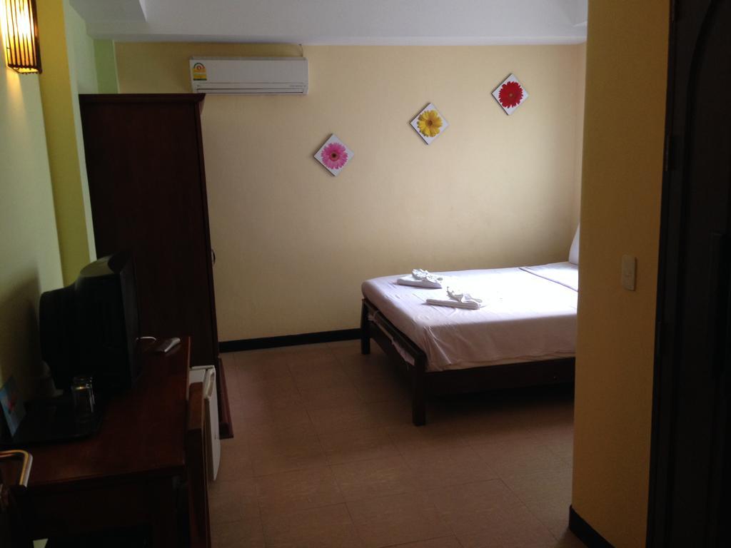 Auberge de jeunesse Tropicoza à Patong Chambre photo