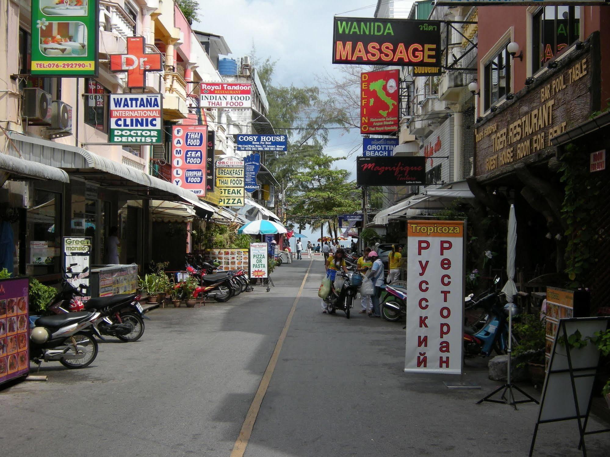 Auberge de jeunesse Tropicoza à Patong Extérieur photo