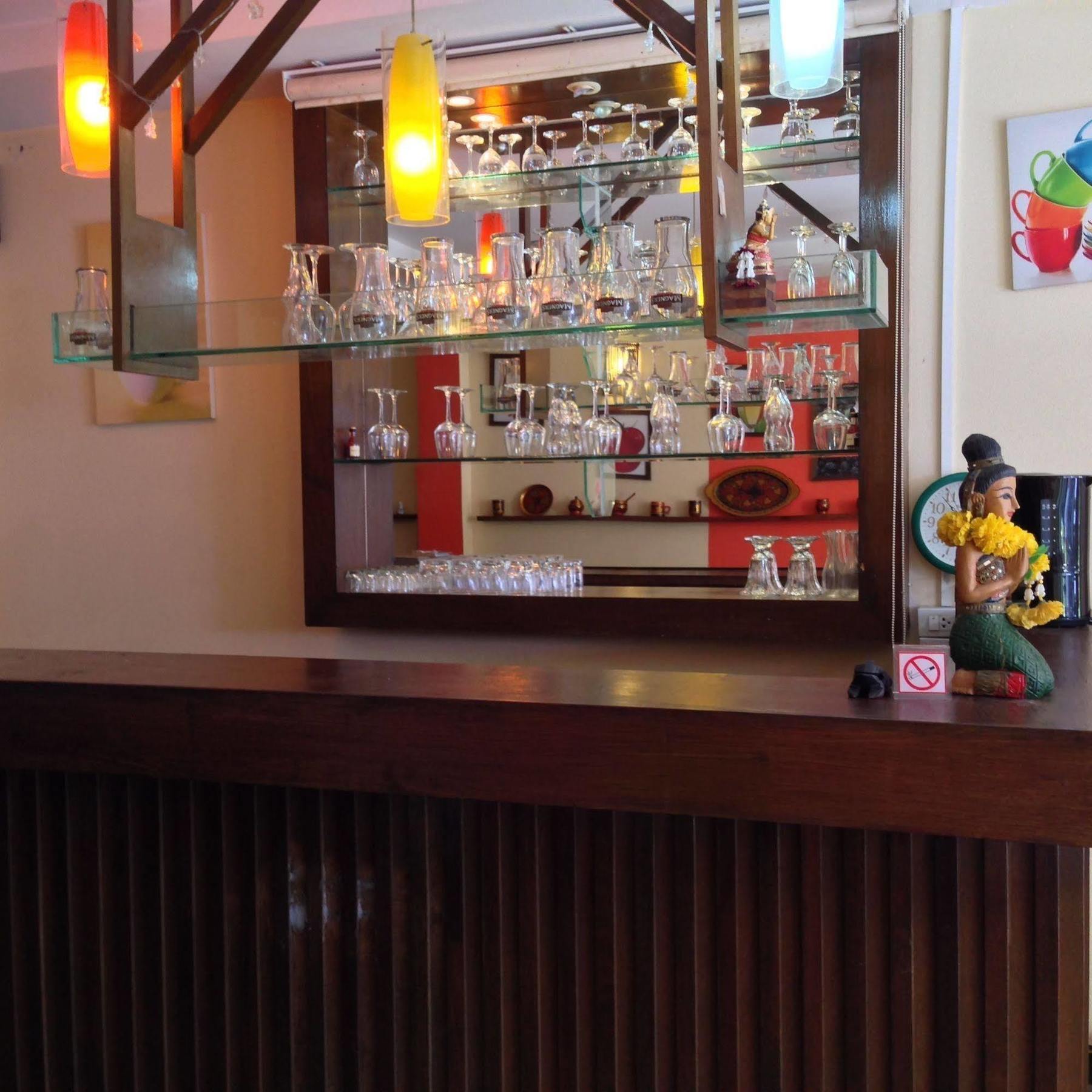 Auberge de jeunesse Tropicoza à Patong Extérieur photo